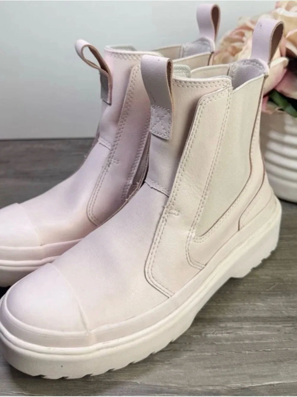 Converse Kids Chuck Taylor All Star Lugged Chelsea Boot Blush Hush big kids 3.5